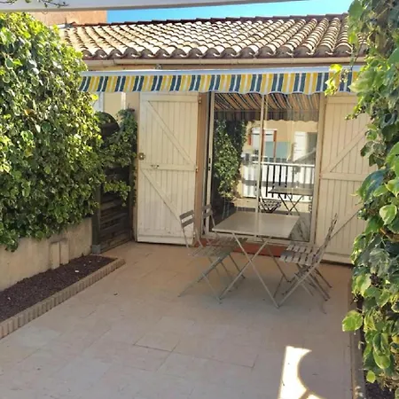 Holiday home Maisonnette 2 Terrasses Proche *